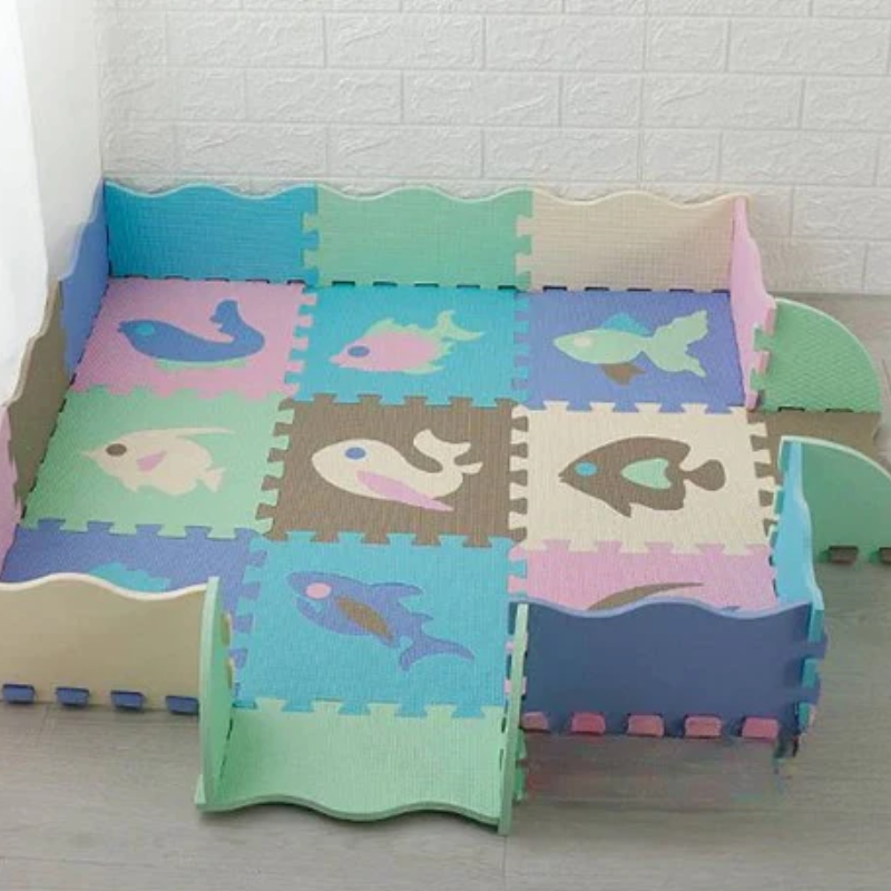 Tapis de bébé en puzzle avec clôture