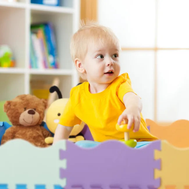 Tapis de bébé en puzzle avec clôture